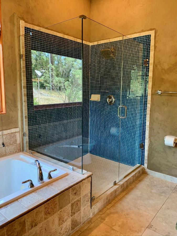 Scenic Hill Country Retreat - Rhino Ranch Villa New Braunfels Exterior foto