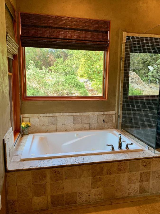 Scenic Hill Country Retreat - Rhino Ranch Villa New Braunfels Exterior foto