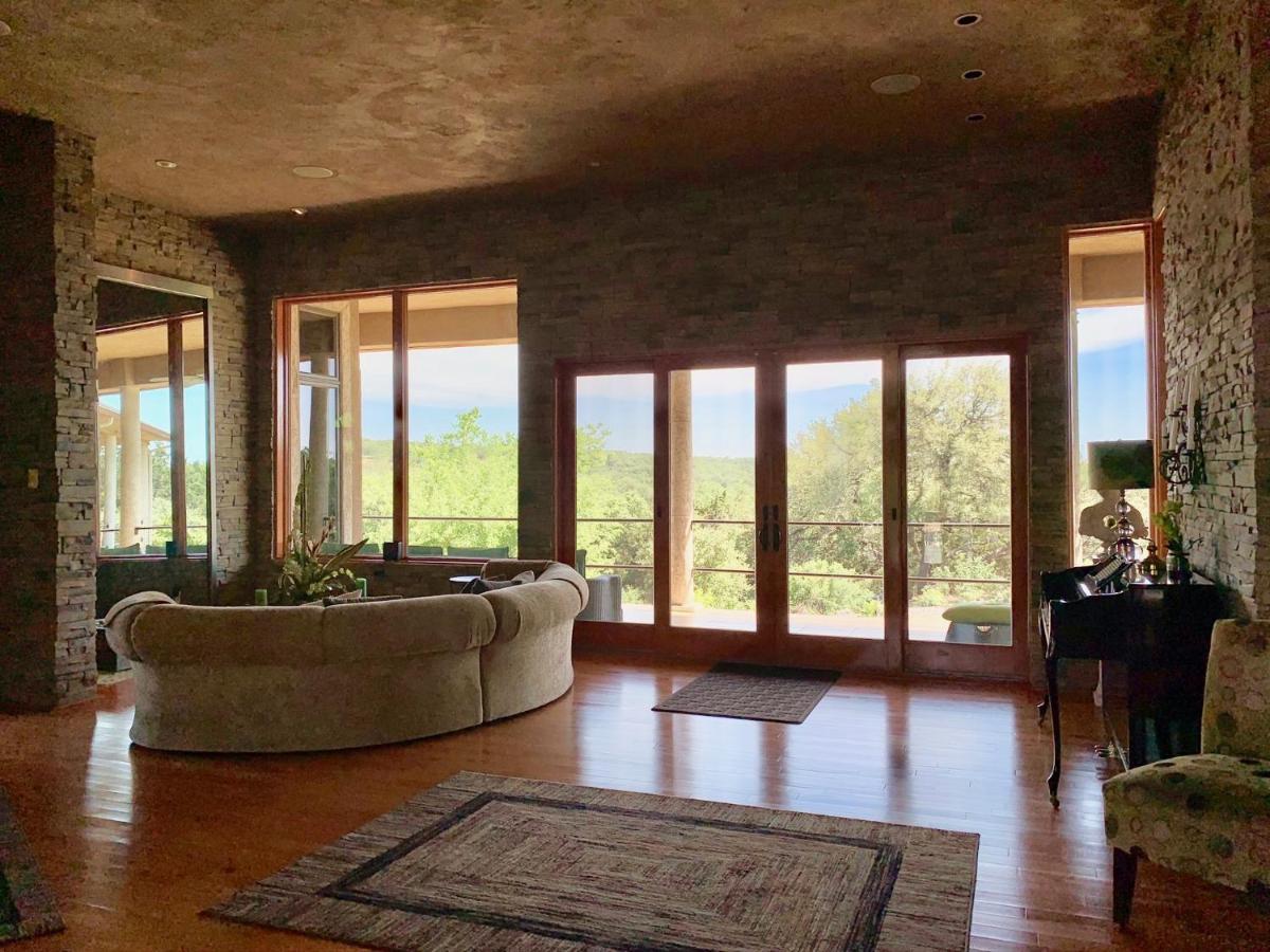 Scenic Hill Country Retreat - Rhino Ranch Villa New Braunfels Exterior foto